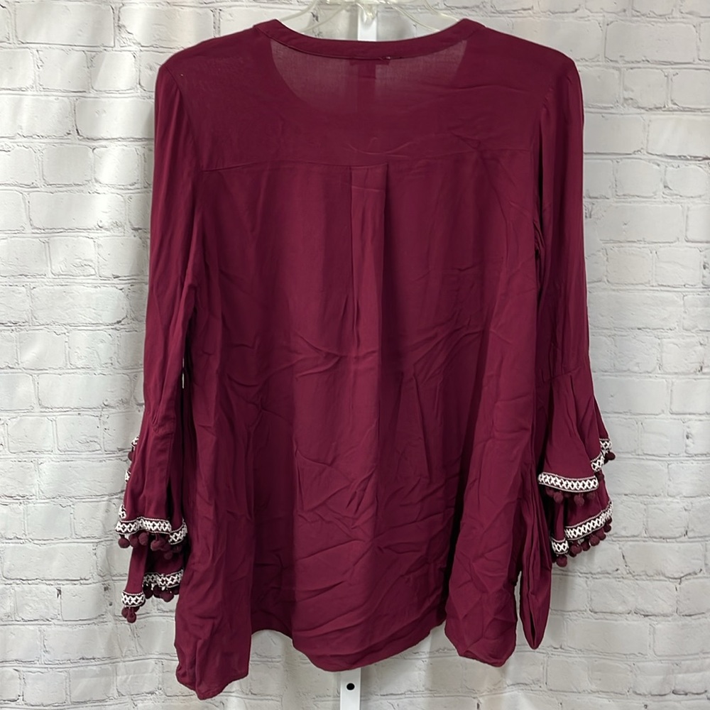 Jodifl bell sleeve with embroidery pom pom layers keyhole size large blo… - Picture 7 of 7